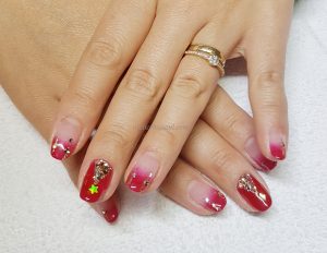 Red christmas nails