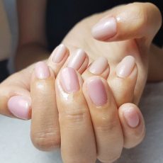《左右で色違い一色塗り》 《左右で色違い一色塗り》